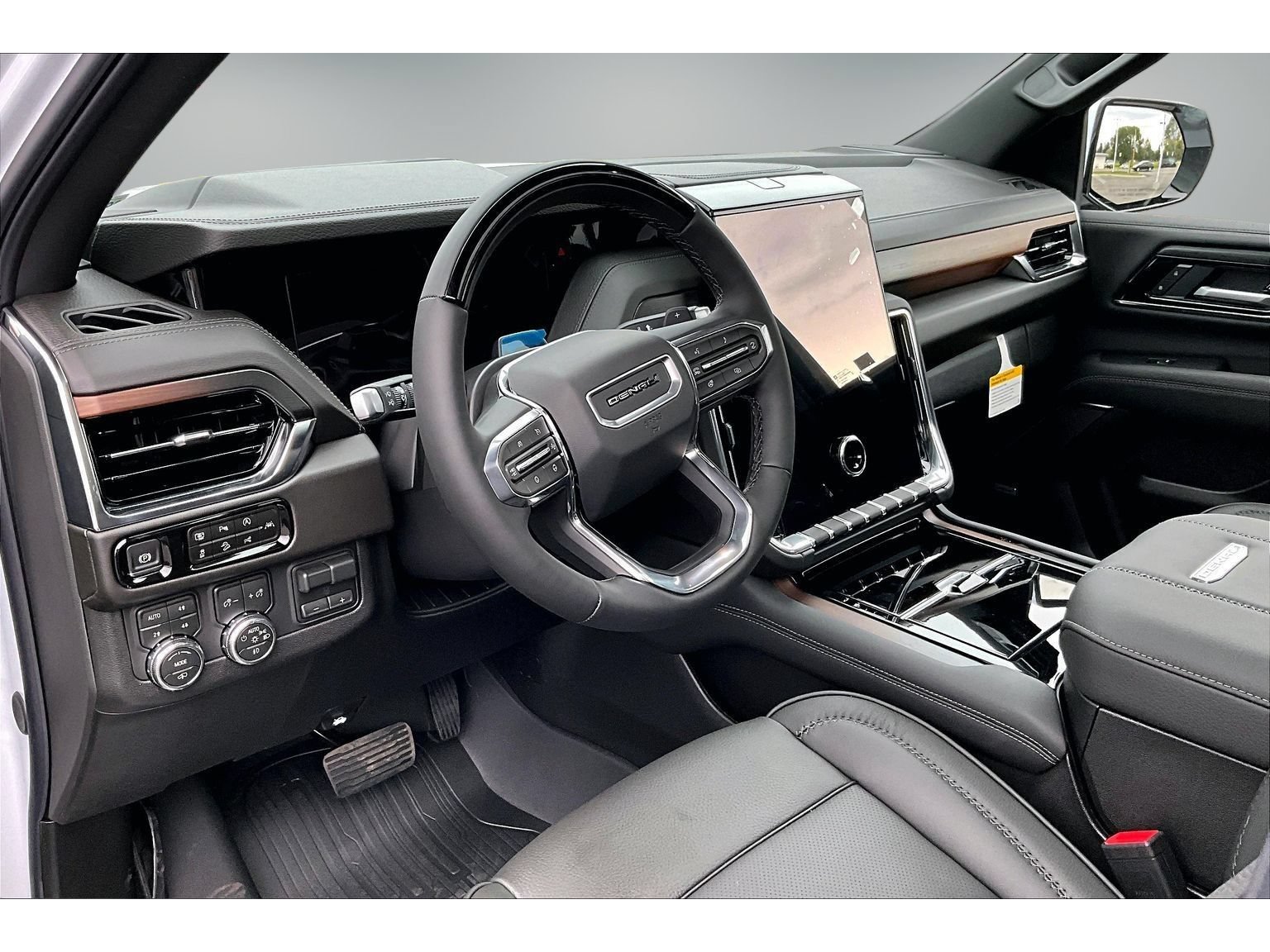 New 2026 GMC Yukon Denali w/ Denali Reserve Package AWD/4WD image 7