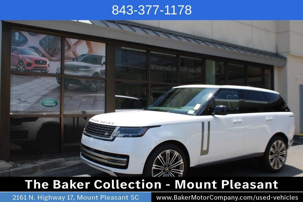 Used 2024 Land Rover Range Rover SE AWD/4WD image 1