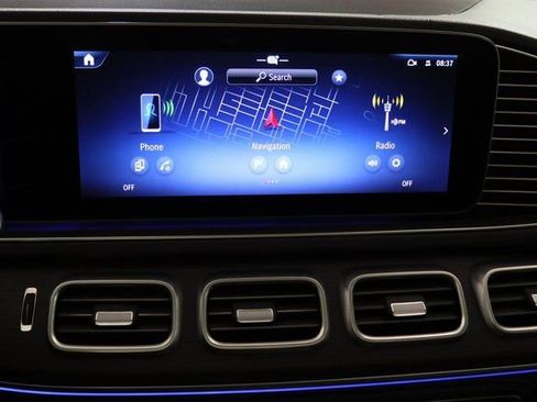 Used 2024 Mercedes-Benz GLS 580 4MATIC image 7