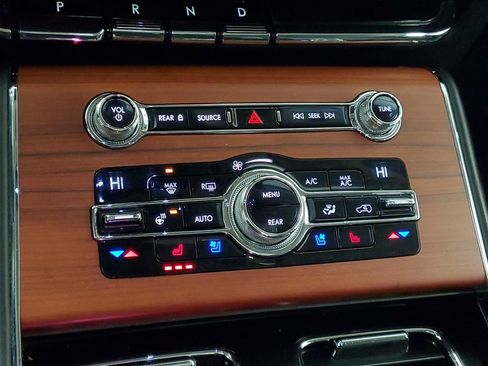 Used 2020 Lincoln Aviator Reserve w/ Equipment Group 202A image 23