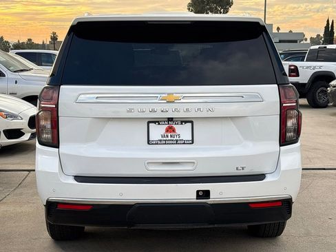 Used 2024 Chevrolet Suburban LT image 5