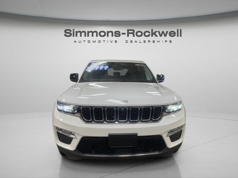 Used 2023 Jeep Grand Cherokee Limited w/ Luxury Tech Group II AWD/4WD image 8