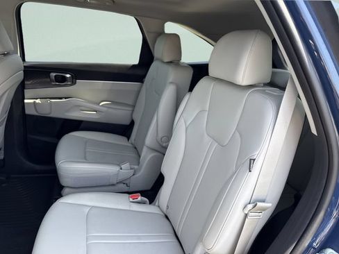 Used 2025 Kia Sorento EX w/ Panoramic Sunroof Package FWD image 26