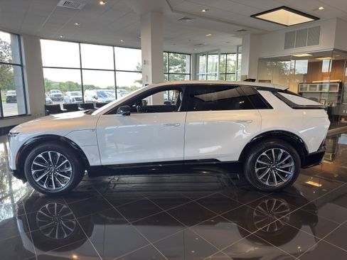 Certified 2024 Cadillac Lyriq Sport AWD/4WD image 2