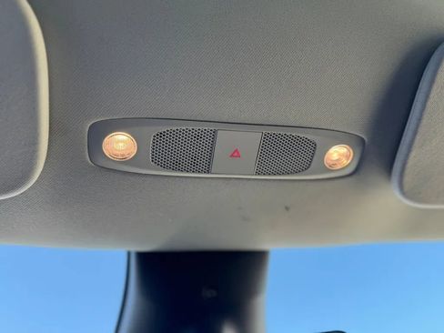 Used 2023 Tesla Model Y Long Range AWD/4WD image 38