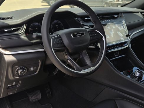 New 2026 Jeep Grand Cherokee Limited w/ Limited Altitude Package RWD image 17