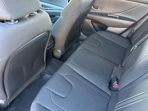 Used 2022 Hyundai Elantra SEL image 15