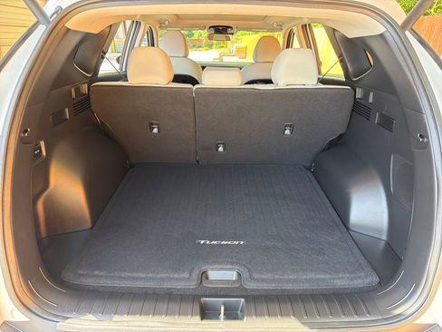 Used 2025 Hyundai Tucson Limited FWD image 34