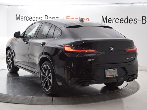 Used 2024 BMW X4 xDrive30i w/ Premium Package image 4