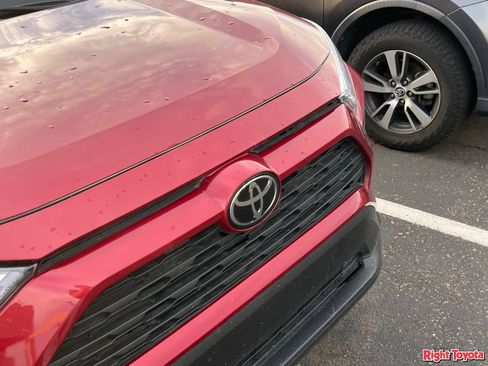 Certified 2025 Toyota RAV4 XLE AWD/4WD image 7