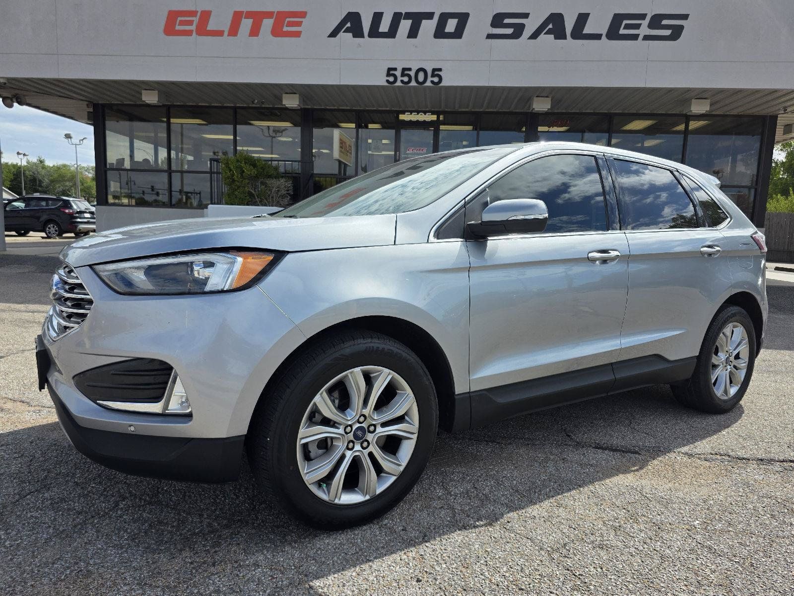 Used 2022 Ford Edge Titanium AWD/4WD image 1