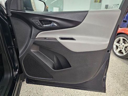 Used 2020 Chevrolet Equinox LS FWD image 32