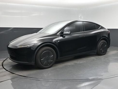 Used 2026 Tesla Model Y 2WD image 9