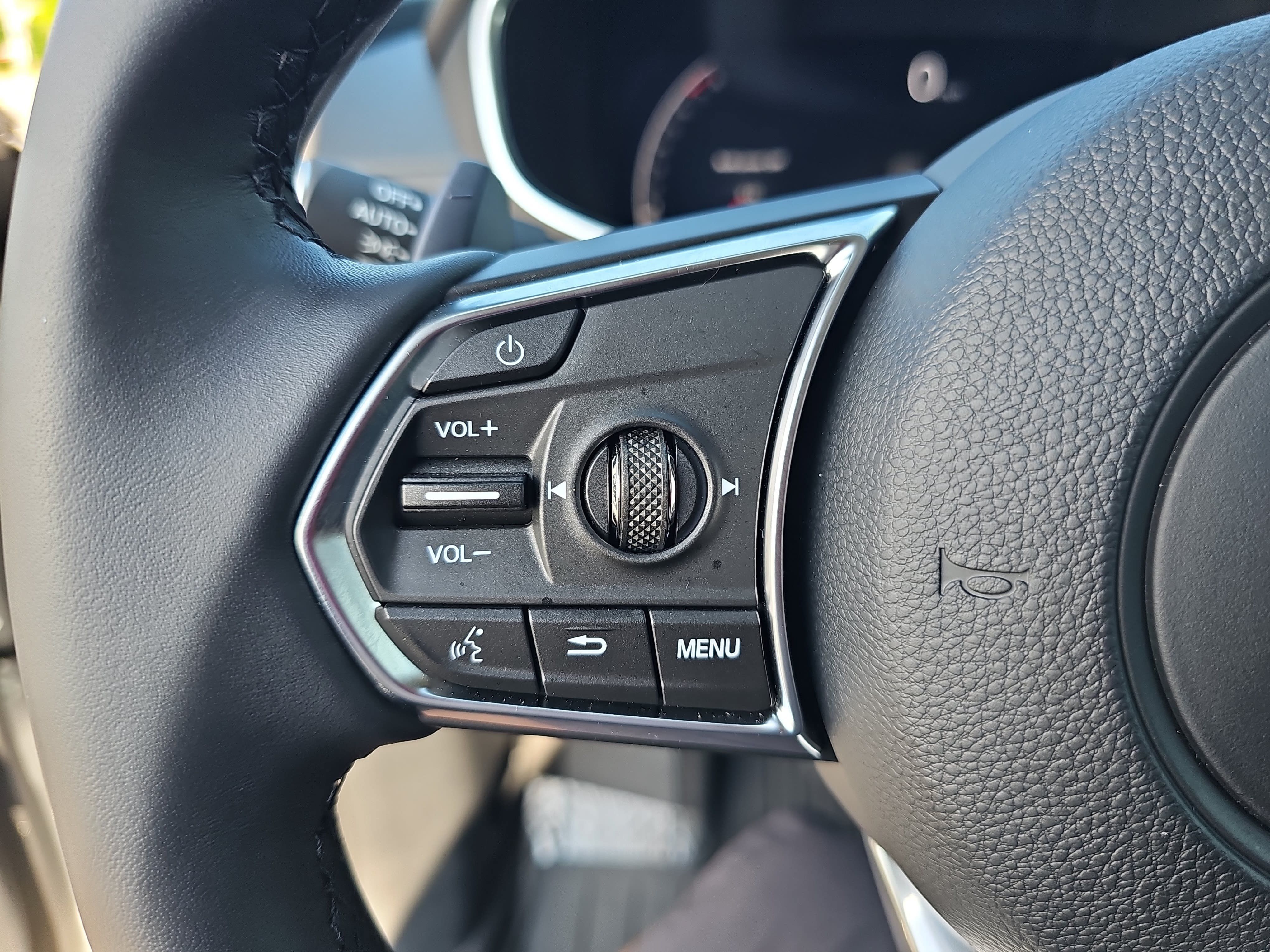 Certified 2026 Acura MDX w/ Technology Package FWD image 17