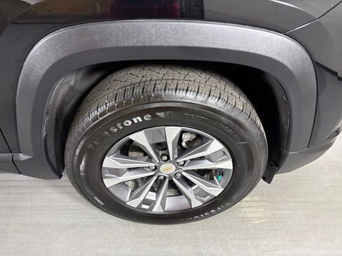 Used 2025 Chevrolet Equinox LT FWD image 11