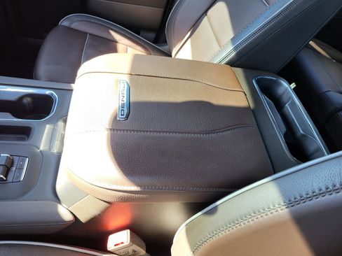 Used 2025 GMC Sierra 2500 Denali w/ Denali Reserve Package image 23