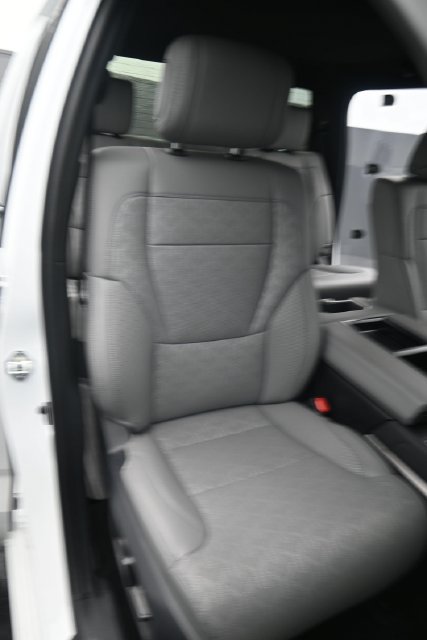 Used 2025 Toyota Tundra Limited AWD/4WD image 15