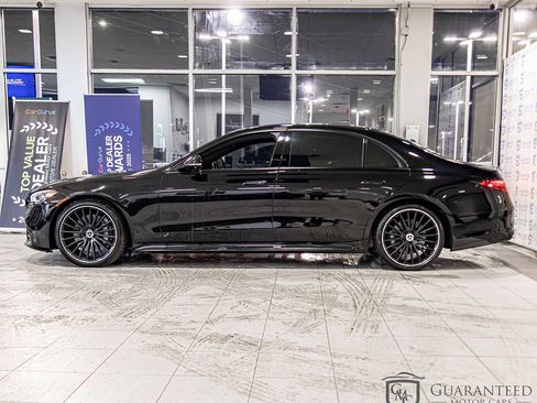 Used 2022 Mercedes-Benz S 580 4MATIC Sedan w/ AMG Line Package image 6