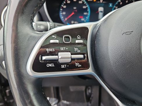 Used 2021 Mercedes-Benz GLC 300 4MATIC image 11