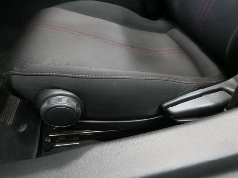 Used 2016 MAZDA MX-5 Miata Club RWD image 11
