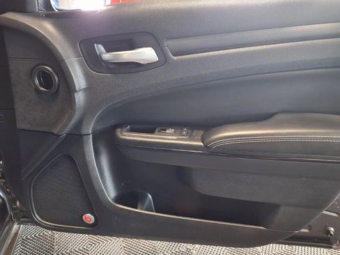 Used 2016 Chrysler 300 S image 11