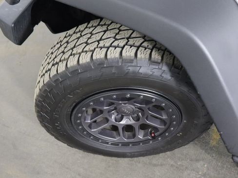 Used 2013 Jeep Wrangler Sport AWD/4WD image 33
