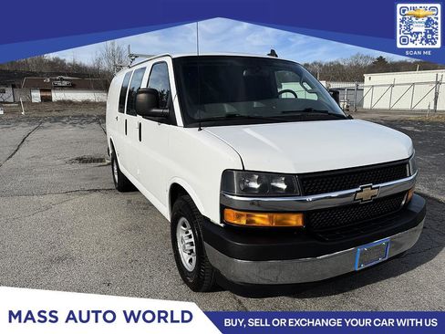 Used 2019 Chevrolet Express 3500 w/ Driver Convenience Package image 7