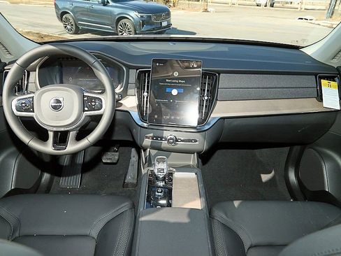 New 2026 Volvo XC90 B6 Plus w/ Protection Package image 25