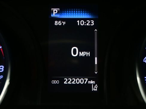 Used 2020 Toyota Camry LE FWD image 24