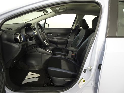 New 2025 Nissan Versa SV w/ Trunk Package FWD image 4