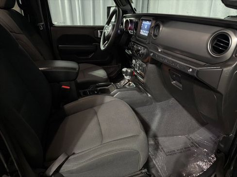 Used 2023 Jeep Wrangler Sport S image 18