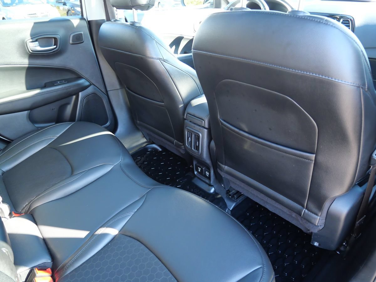 Used 2021 Jeep Compass Latitude w/ Sun and Sound Group AWD/4WD image 27