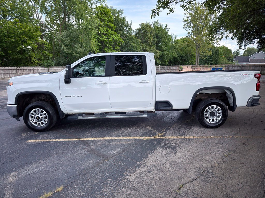 Used 2025 Chevrolet Silverado 2500 LT w/ Convenience Package AWD/4WD image 16