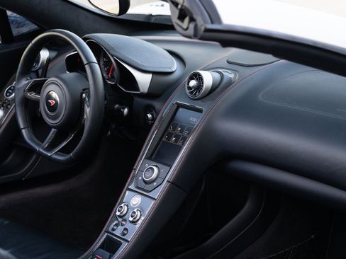 Used 2013 McLaren MP4-12C Spider RWD image 61