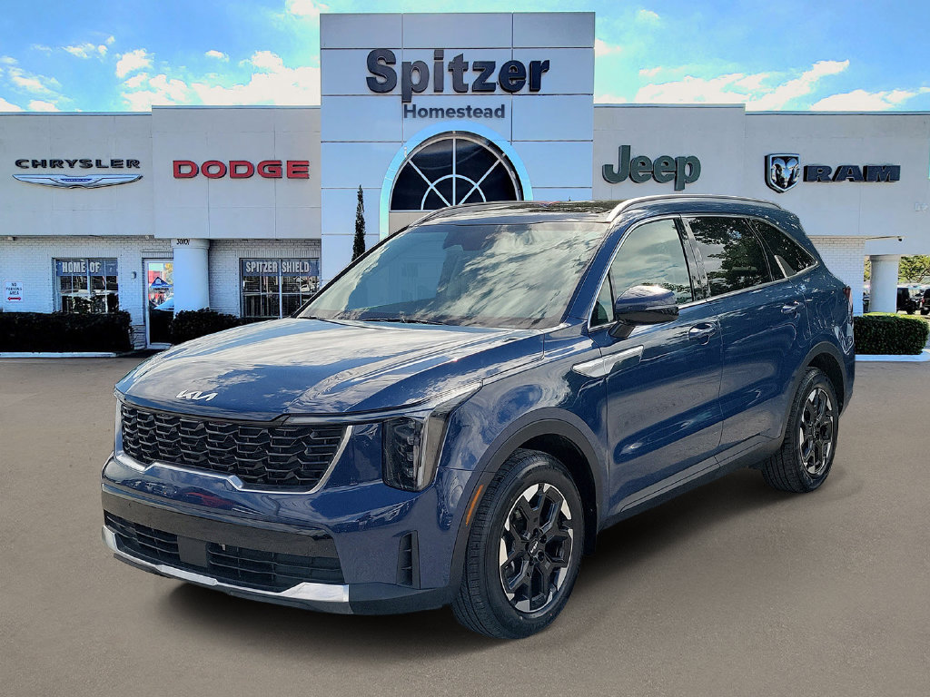 Used 2024 Kia Sorento S w/ Panoramic Sunroof Package FWD image 4