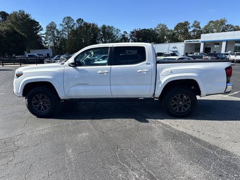 Used 2023 Toyota Tacoma TRD Off-Road image 5