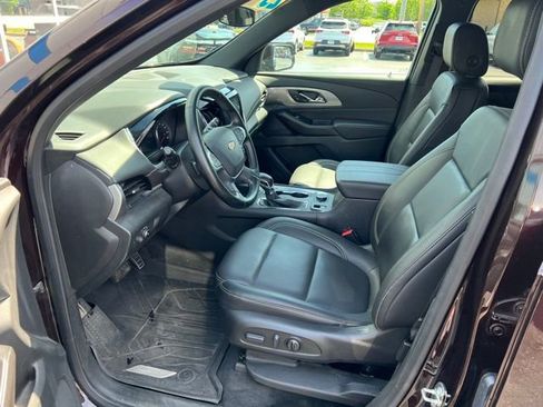 Used 2023 Chevrolet Traverse LT w/ LPO, Floor Liner Package AWD/4WD image 7