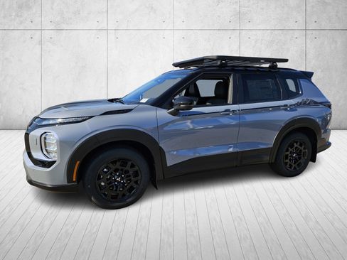 New 2026 Mitsubishi Outlander AWD image 3