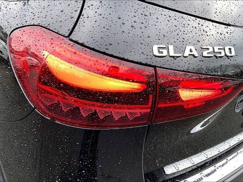 Used 2026 Mercedes-Benz GLA 250 4MATIC image 25