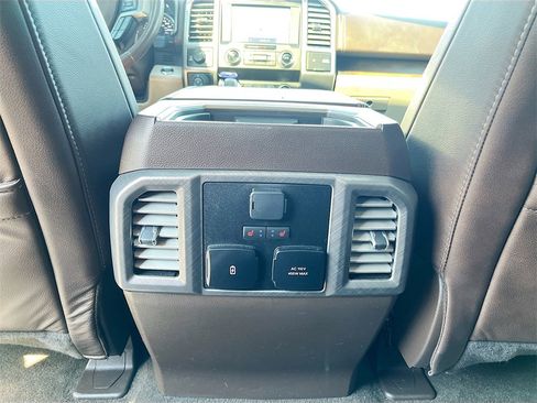 Used 2019 Ford F150 Limited w/ Trailer Tow Package image 27