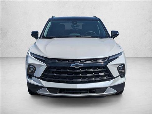 Used 2024 Chevrolet Blazer LT w/ Sound & Technology Package AWD/4WD image 2