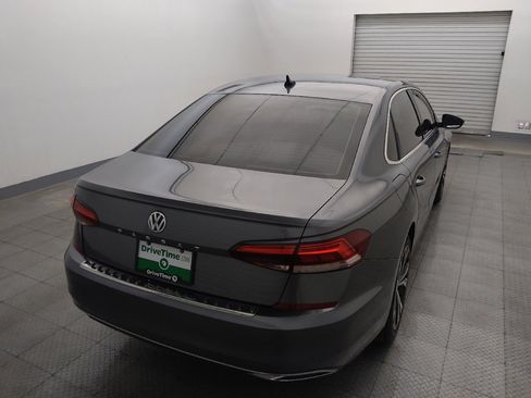 Used 2022 Volkswagen Passat 2.0T SE FWD image 7