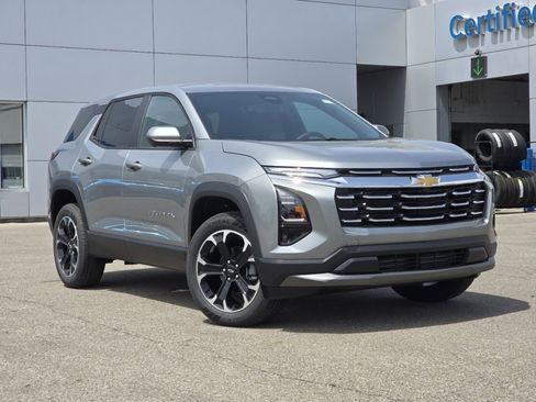 New 2026 Chevrolet Equinox LT AWD/4WD image 2