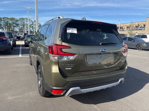 Used 2023 Subaru Forester Touring image 3