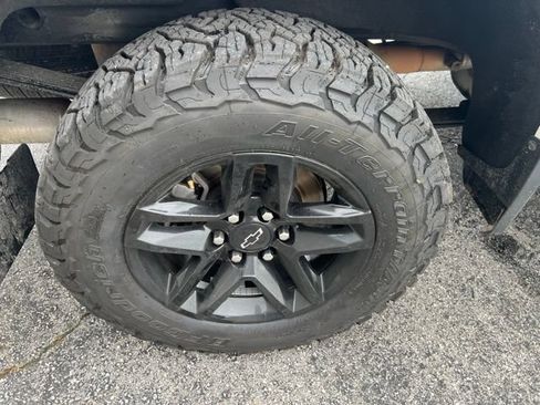 Used 2020 Chevrolet Silverado 1500 LT Trail Boss AWD/4WD image 22