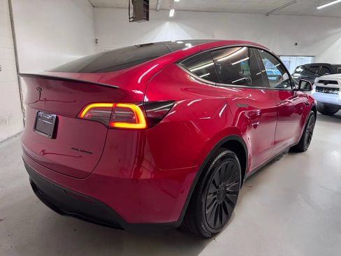 Used 2023 Tesla Model Y Long Range AWD/4WD image 3