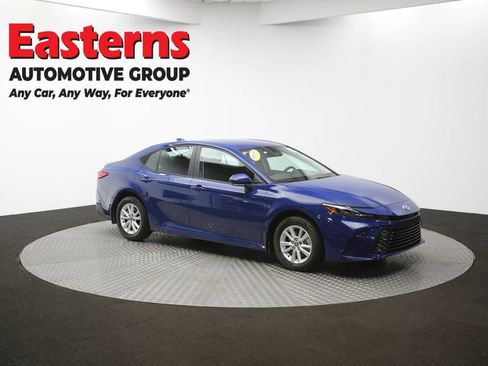 Used 2025 Toyota Camry LE w/ Convenience Package image 46