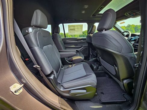 New 2026 Jeep Grand Cherokee L 4WD image 40