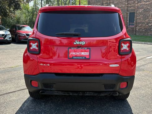 Used 2017 Jeep Renegade Latitude w/ Popular Equipment Group AWD/4WD image 8