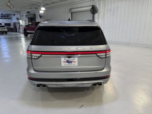 Used 2023 Lincoln Aviator Reserve w/ Equipment Group 201A RWD image 4